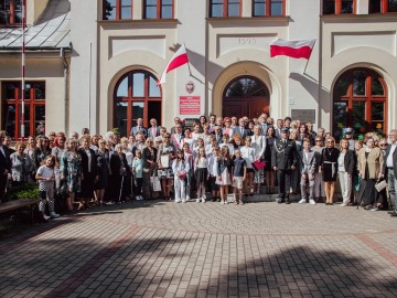 Zwykła-Niezwykła Szkoła w Puszczy Mariańskiej – wsi w strefie Bolimowskiego Parku Krajobrazowego…, 